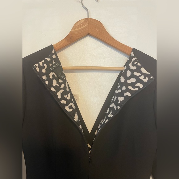 NWT White House Black Market size 2 Deep V Dress - Picture 2 of 10